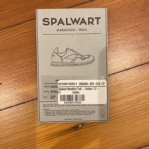 Stalwart x Outdoor Voices Marathon Trail Golden size 37 - Picture 3 of 3